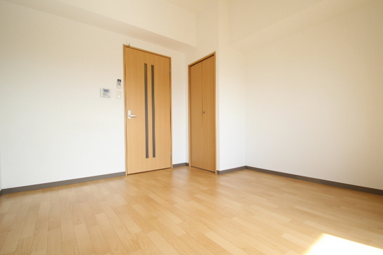 プラージュ村本