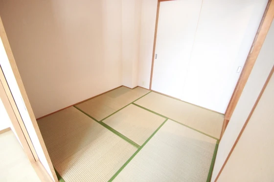 ラフィーヌ牛田本町