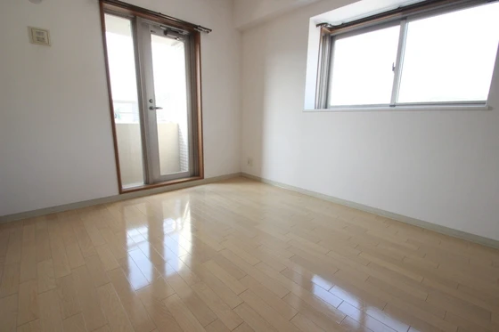 ラフィーヌ牛田本町