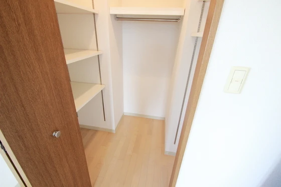 ラフィーヌ牛田本町