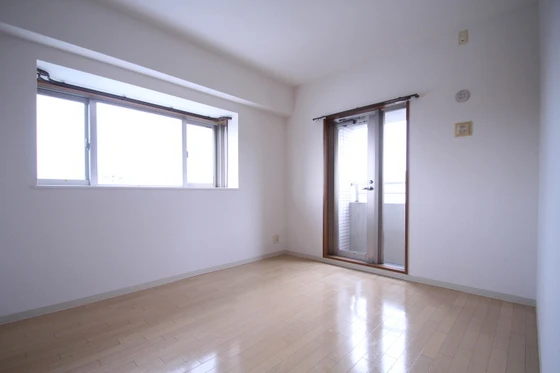 ラフィーヌ牛田本町