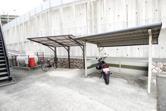 フォーレストヒルズ B棟