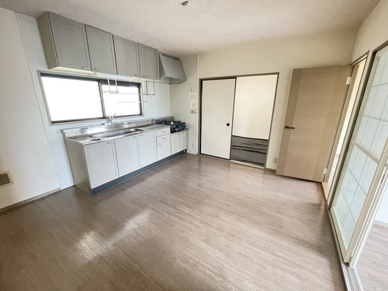 ハイライズ弘億