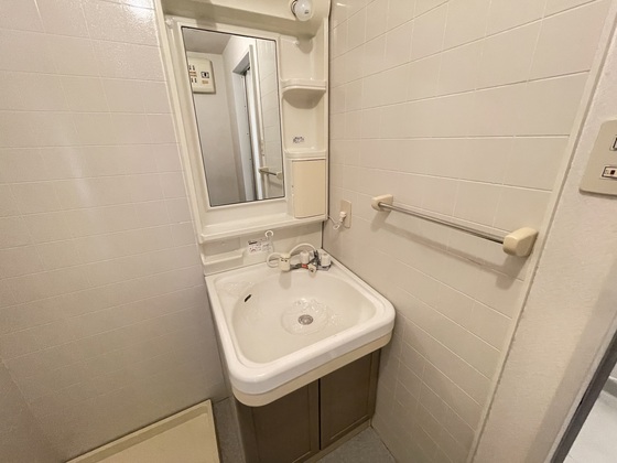 ハイライズ弘億