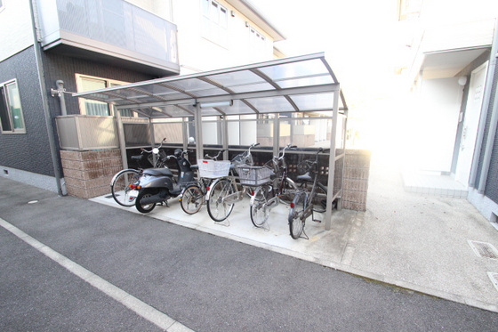 メープルコートNAKAO A棟