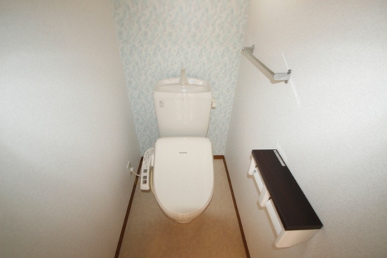 アゼリア土井 A棟