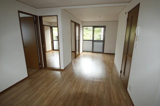 アゼリア土井 A棟