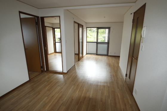 アゼリア土井 A棟