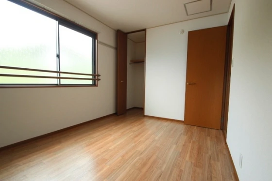 アゼリア土井 A棟