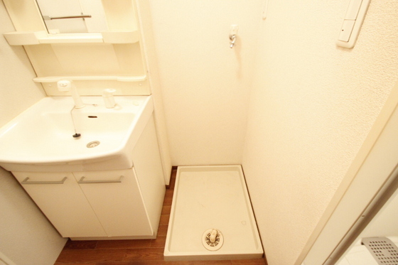 アゼリア土井 B棟