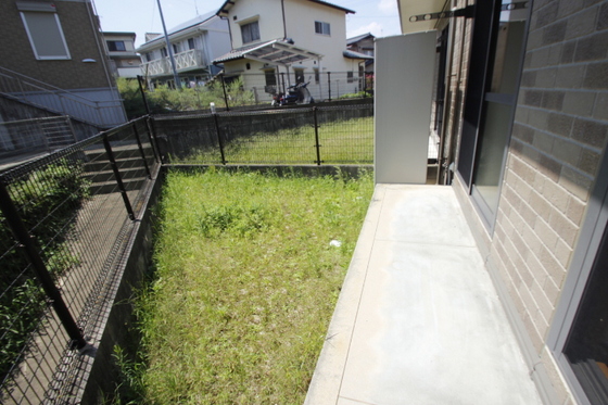 アゼリア土井 B棟