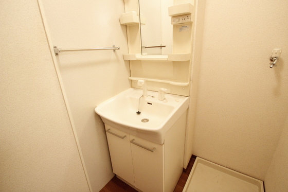 アゼリア土井 B棟