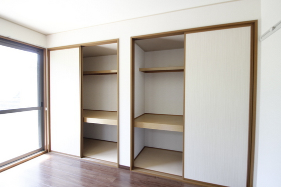 アゼリア土井 B棟