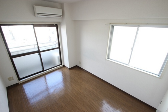 リーベイースト7