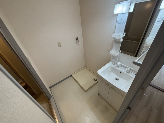 グランドール川内