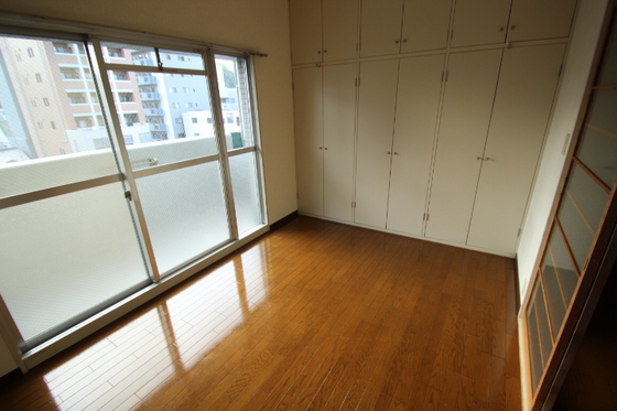 メゾンオートー