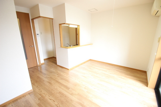 シェルル長束西