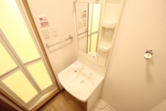 シェルル長束西