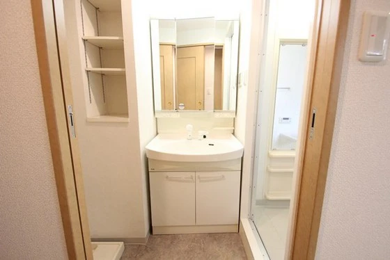 ロアール横川参番館