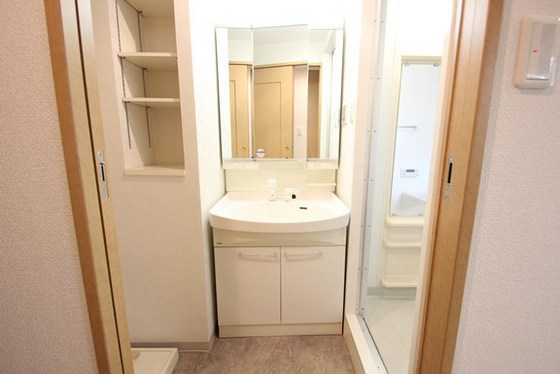 ロアール横川参番館