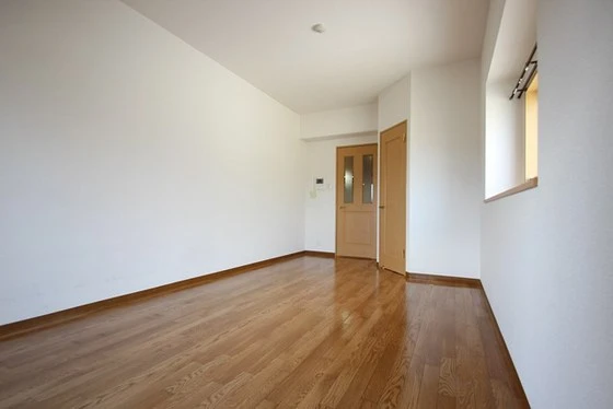 ロアール横川参番館