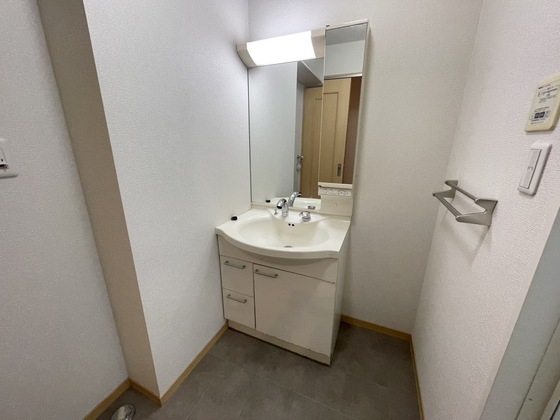 クレール東高須