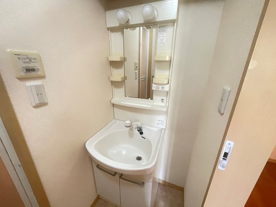 フィオレンテ B棟