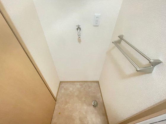 フィオレンテ B棟