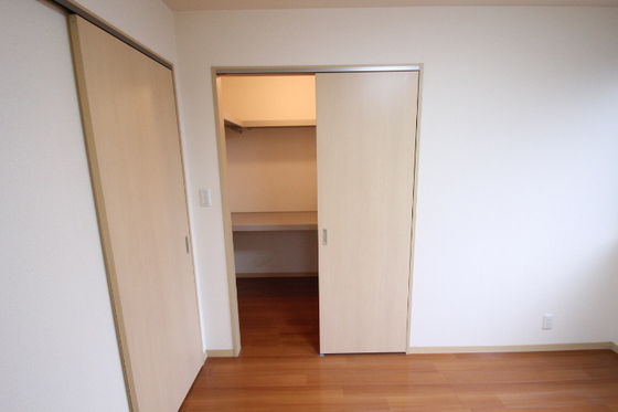 フィオレンテ B棟