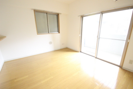 グラビスコート西原