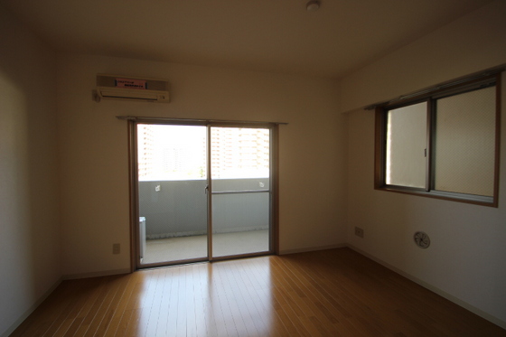 グラビスコート西原