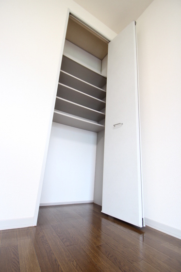 フレサリア A棟