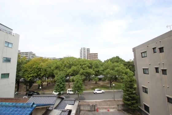 レジデンス東観音