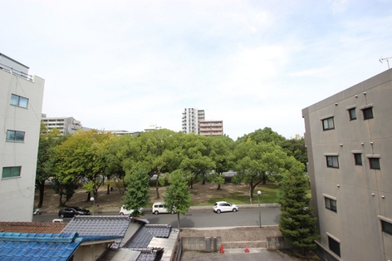 レジデンス東観音