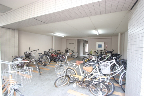 レジデンス東観音