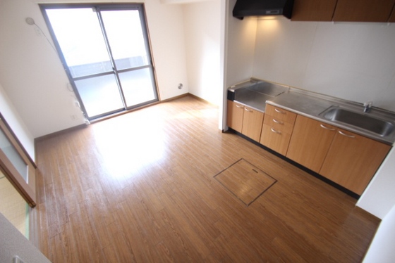 エクレール岡本