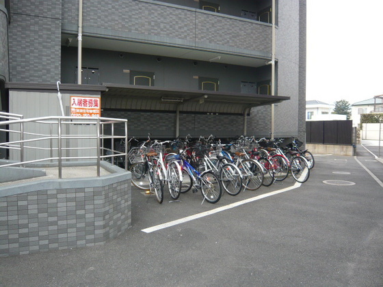 ラフィネ牛田本町