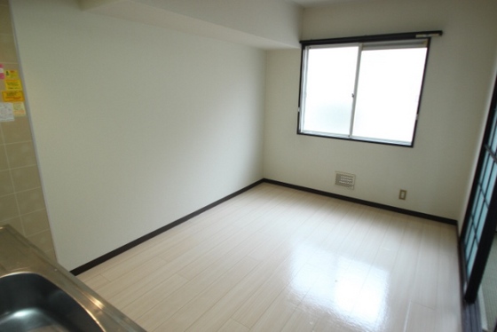 メゾン海老園 B棟