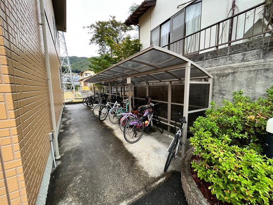 ウィングス緑井 A棟