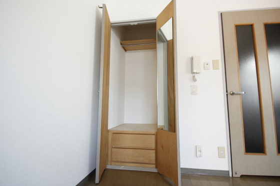 レジデンス上安