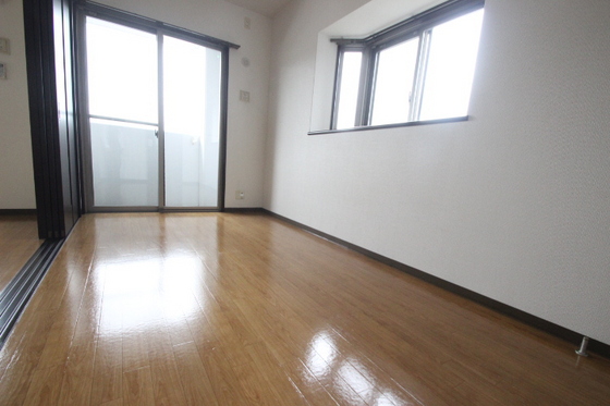 ラゾプレイス西原