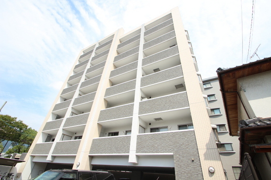 ラゾプレイス西原