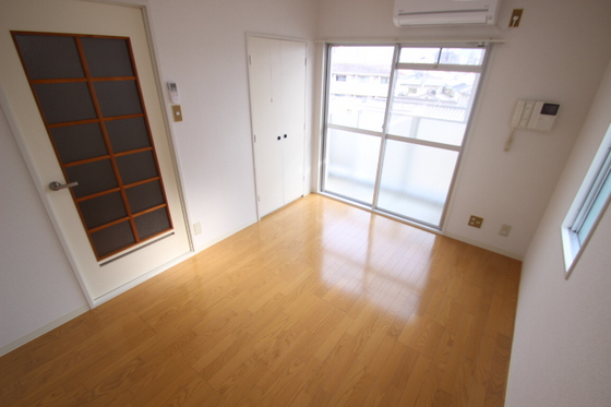 ホワイトパレス長束