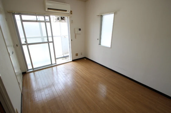 ホワイトパレス長束