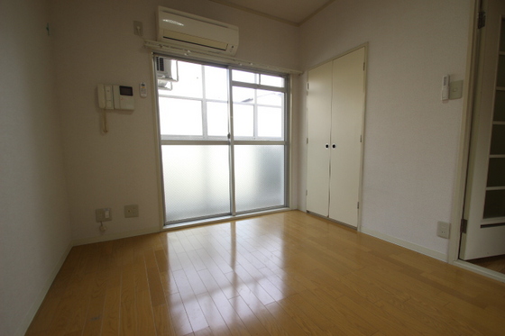 ホワイトパレス長束