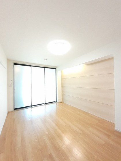 ランド・グローリア