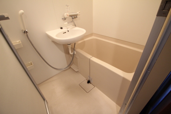 ドミトリー庚午壱番館