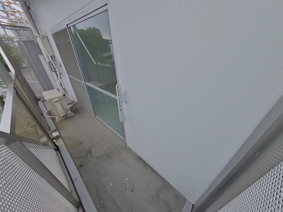 クリスタルビル