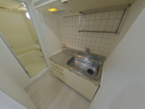 クリスタルビル