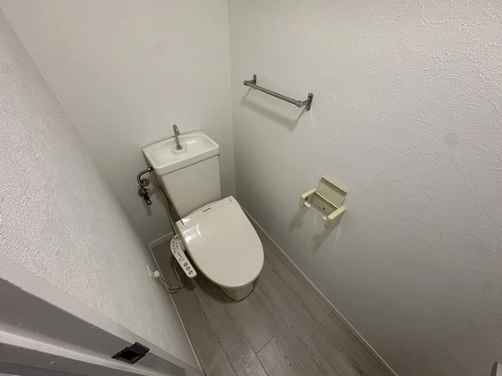 クリスタルビル